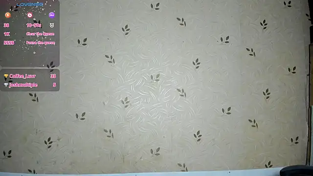 NicoleDaviss live