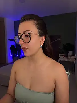 EmaSaenz live