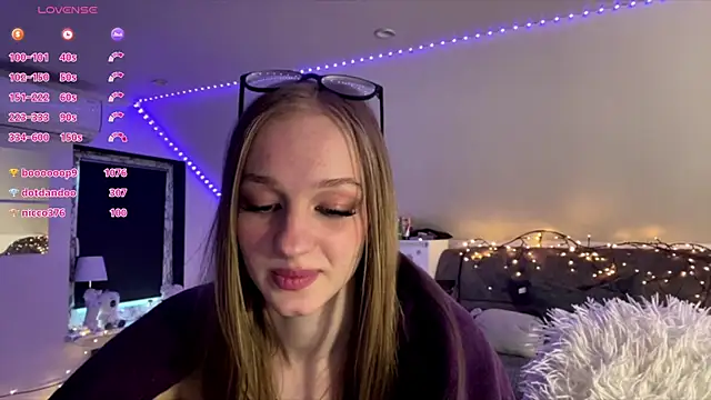 Anika_Socutehe live