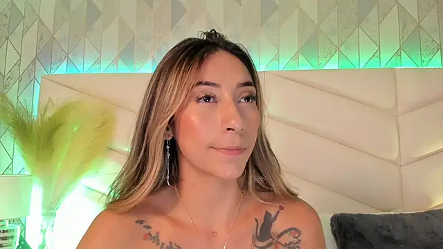 Lizzi_Hotman_ live
