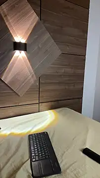 Lara_petit live