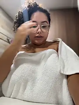 CurlyGirl_1 live