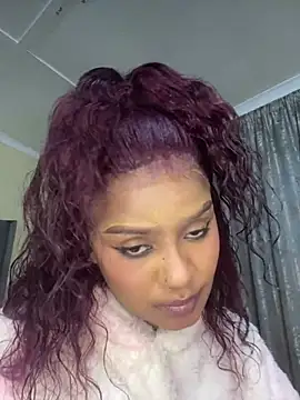 Amberr_Roose live