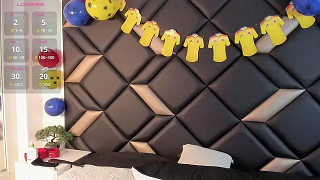 AdrianaHarlow live