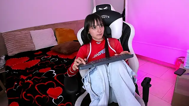 FreckleDoll live