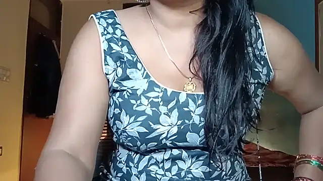 YourDesi_Laila_ live