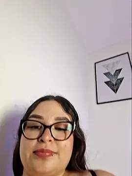 Nicolevega1 live