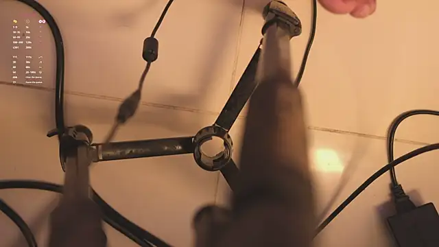 cinnamon_crisss live