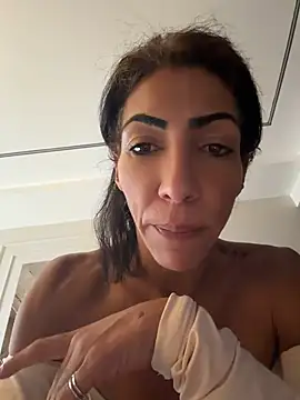 Yasmiinee live