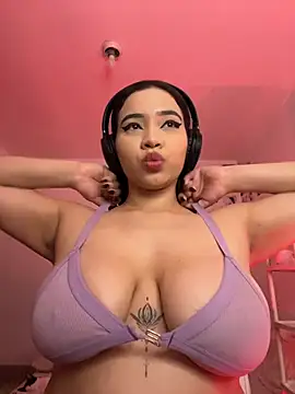MadelineBenet live