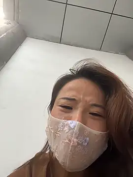 kiss_loo live