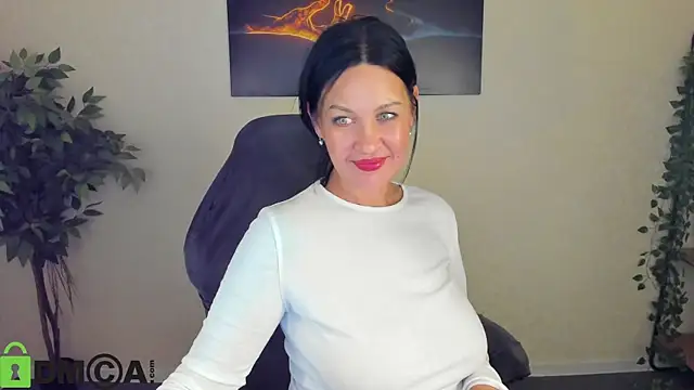 Sara_Devills live