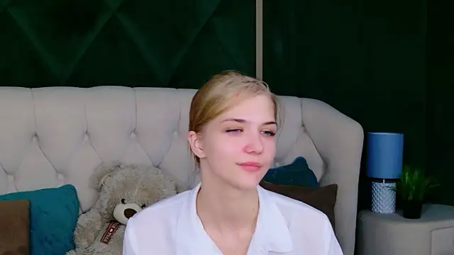 4example_Chloe live