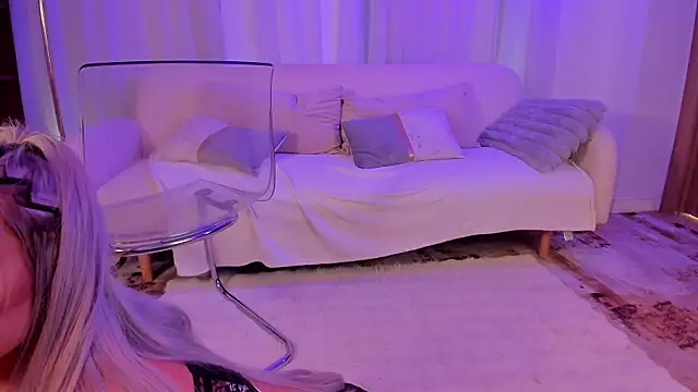 ArianaXO_ live