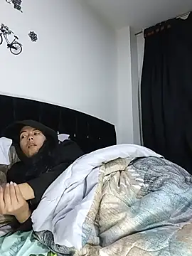 MiaForever1 live