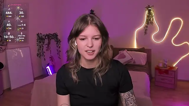 Lisa_Blossom live