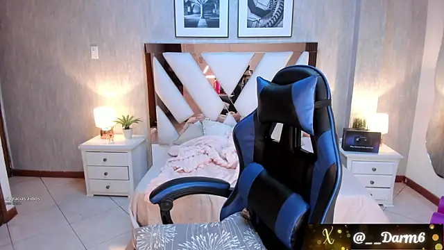 Lia_Simons live