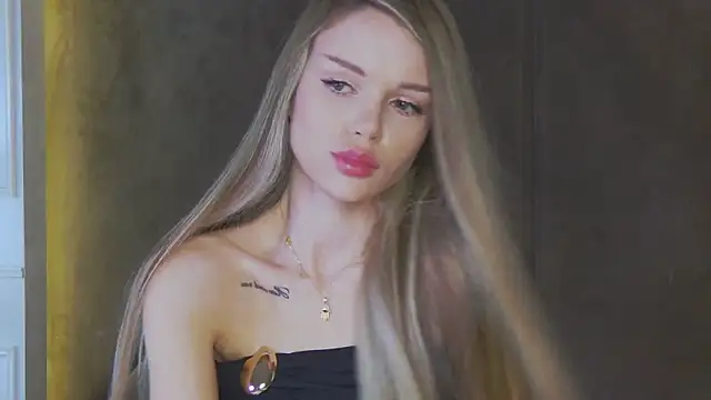 MarilynNova live