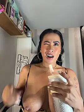 AsianMilfSheryl live