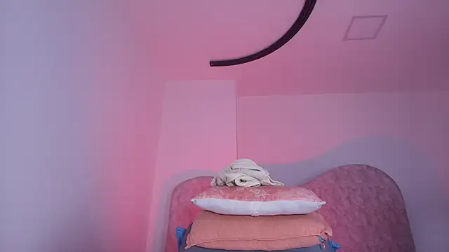 naomi_kyse live