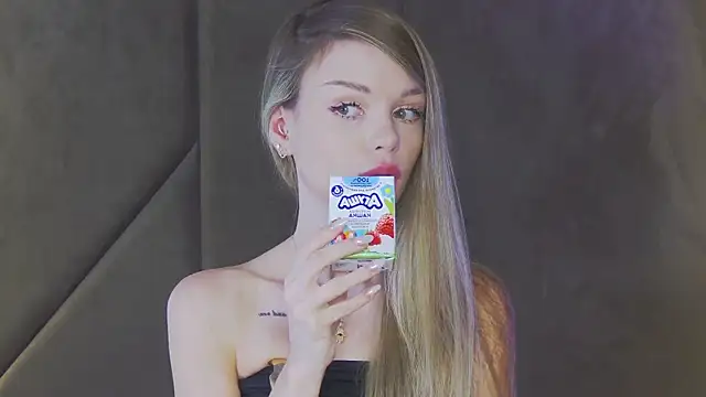 MarilynNova live