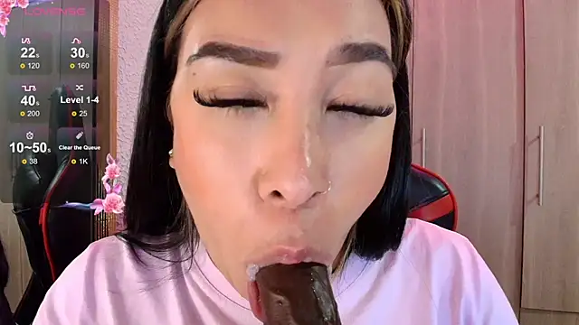leahtemptation3 live