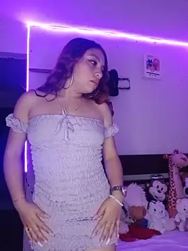 Emma_Evanns_ live