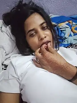 cute_radhikaa live