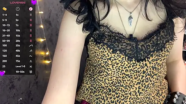 EmilyEmbears live