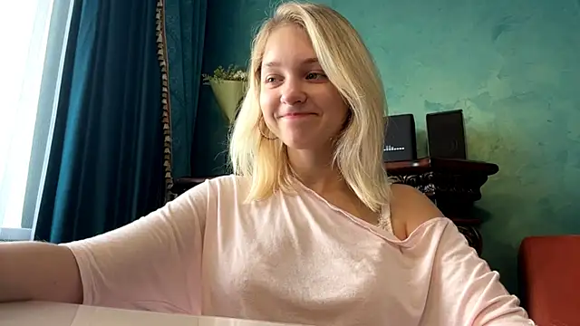 EveryoneEve live