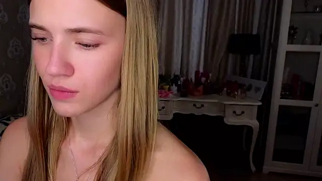 AnneFoxy live