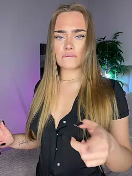 MonicaWestt live