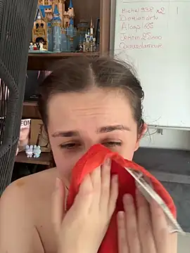 Ana_Delacour live