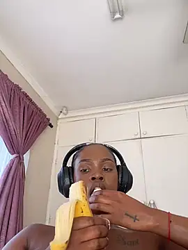 LuciousLips96 live