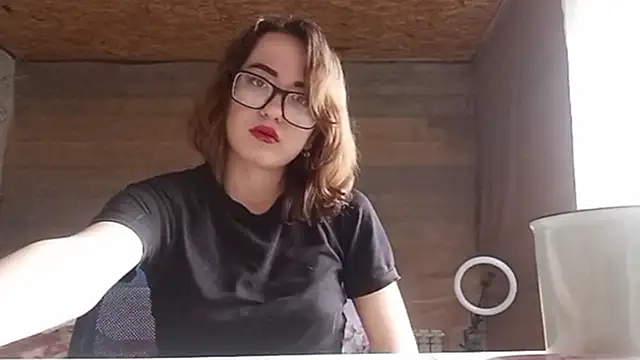OliviaMoment live