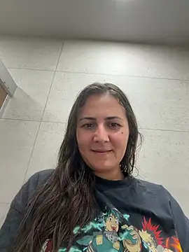 BrunetteNymph live