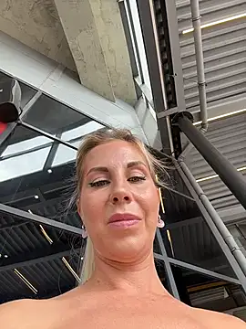 LisaMurr live