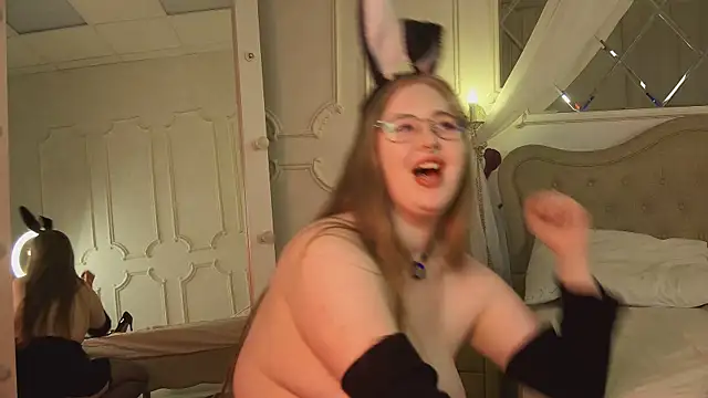 AprilHudson live