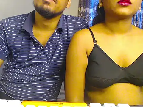 VelvetCoupleLive live
