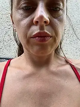 ladywithbigass live