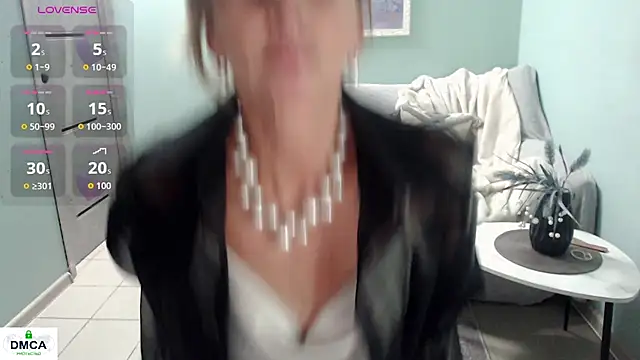 HornyMilf_777 live