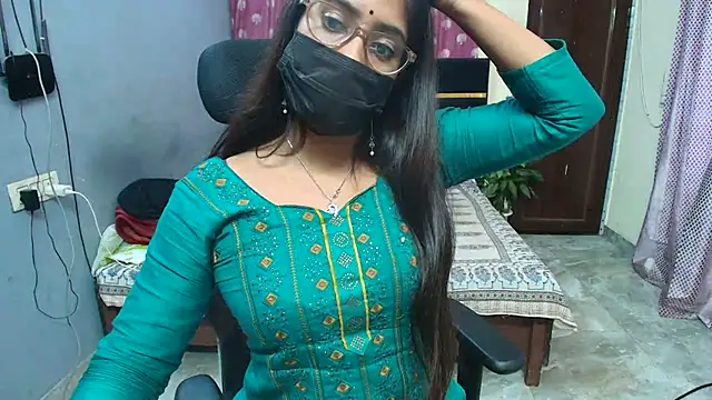 Deevisha-queen live