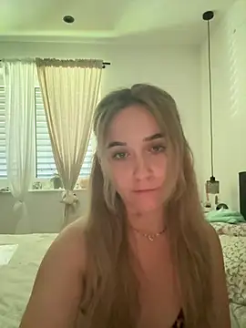 LillyStarr live