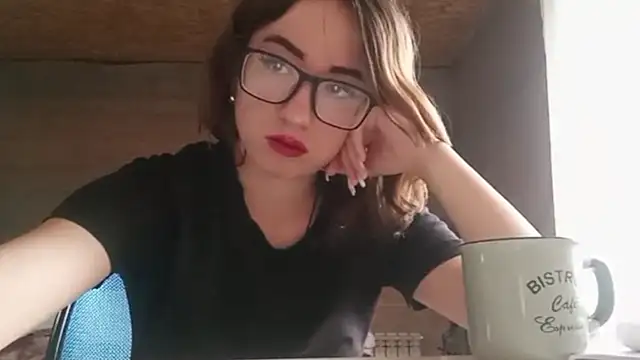 OliviaMoment live