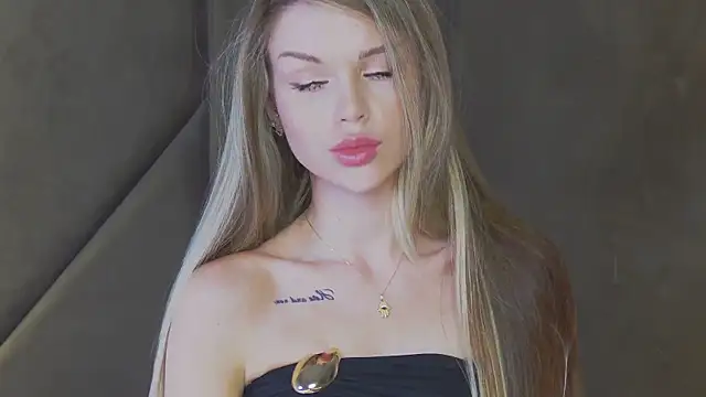 MarilynNova live