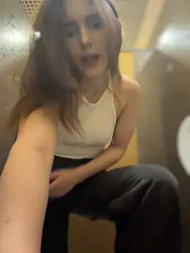 AnitaFly live