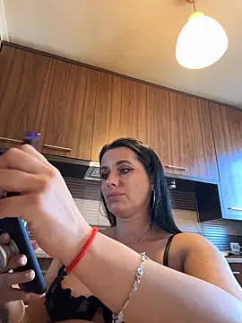 Hotmomcheckk_ live