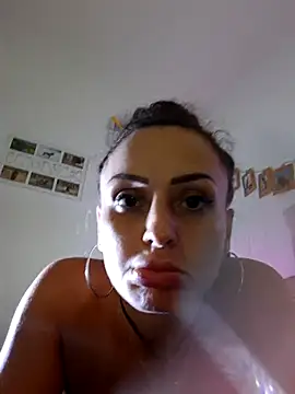 Caramellaa live