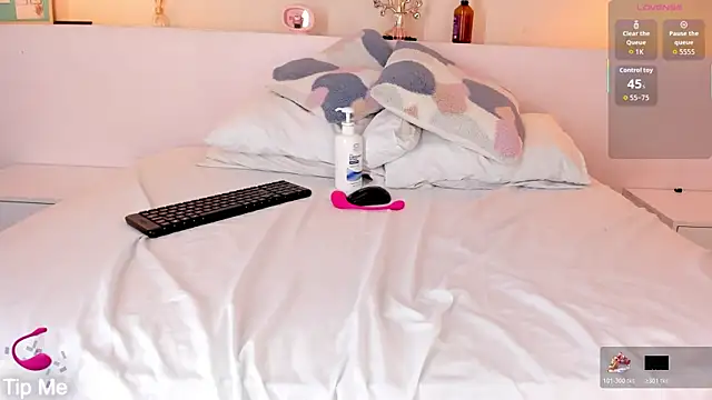 mia_mendoza_ live
