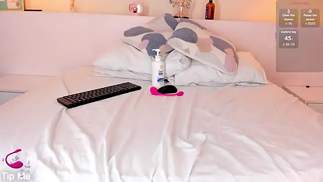 mia_mendoza_ live